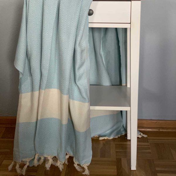 Hellblaues Saunatuch für zuhause